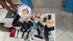 Policia Militar de Itapoa prende assaltantes de agancia bancaria 08