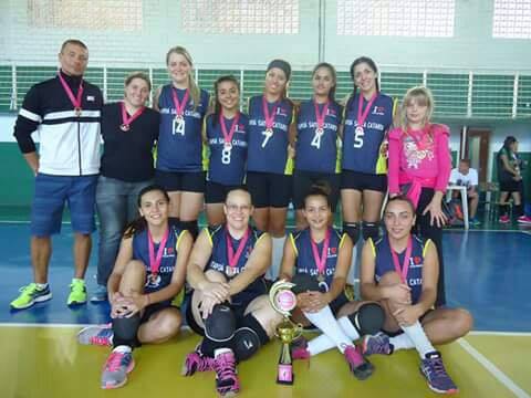 Equipe de Itapoa vence quadrangular de volei em Garuva