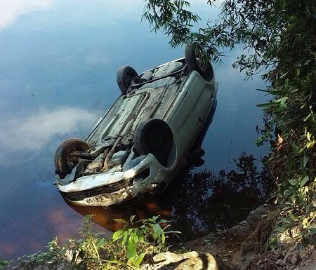 Assaltantes de loja sao presos pela Policia Militar de Itapoa 02