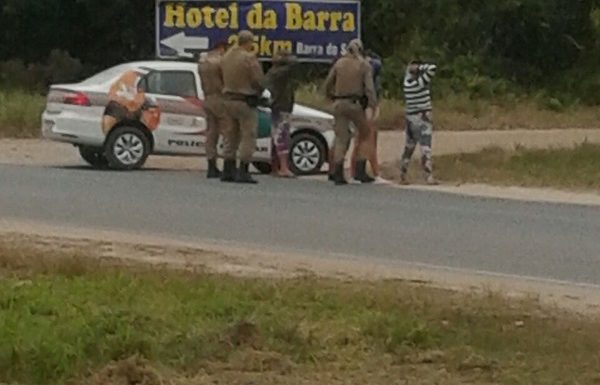 Assaltantes de loja sao presos pela Policia Militar de Itapoa 06