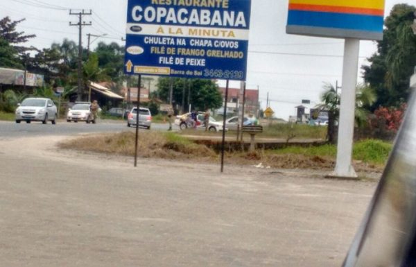 Assaltantes de loja sao presos pela Policia Militar de Itapoa 07