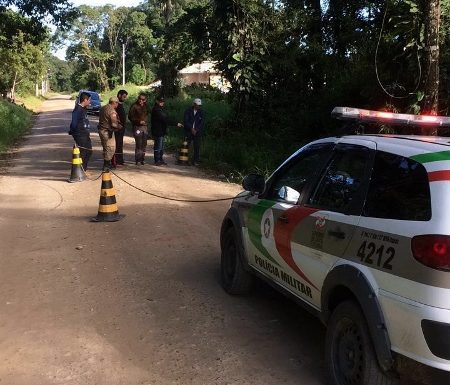 Corpo de mulher sem marcas de violencia encontrado em vala do balneario Paese 01 (450x800)