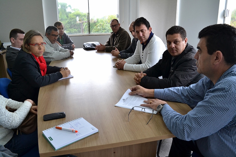 Impasse entre Prefeitura e servidores municipais de Itapoa volta a ameaçar servicos 2 (800x533)