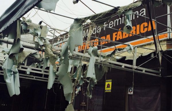 Tempestade causa estragos em Itapoa 3 (800x600)