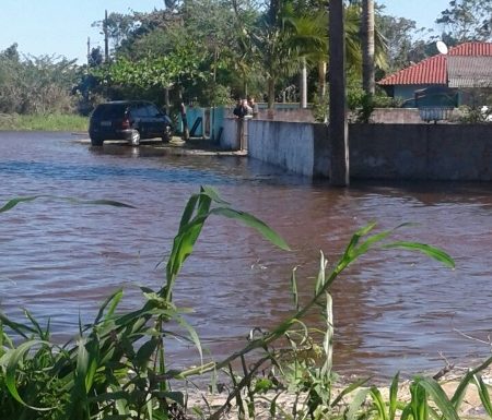 11-estragos-mare-alta-em-itapoa-por-itapoa-2-0-450x800