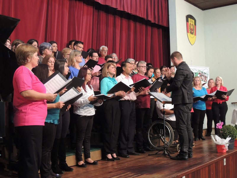 coral-vozes-da-babitonga-de-itapoa-no-concerto-da-primavera-em-joinville-26