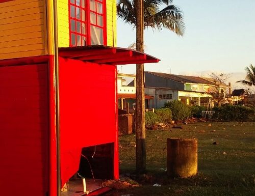postos-guarda-vidas-de-itapoa-danificados-pela-mare-alta-2-500x800
