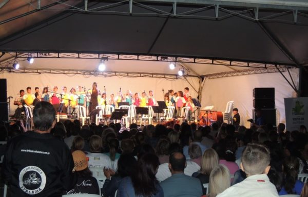 apresentacoes-de-natal-do-porto-itapoa-dia-16-12-16-024