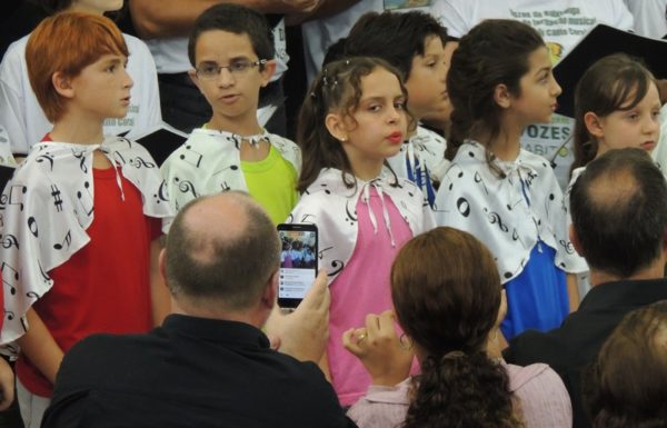 coral-vozes-da-babitonga-apresenta-oh-noite-santa-em-09-12-16-07