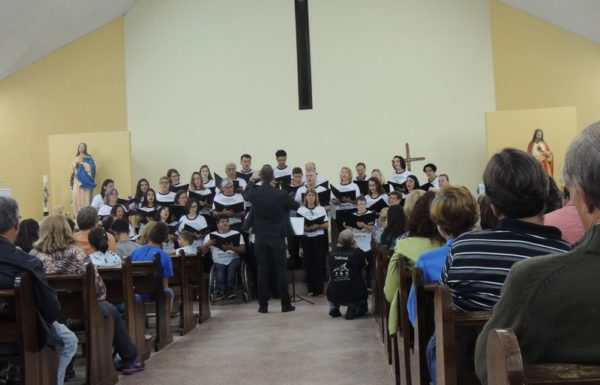 coral-vozes-da-babitonga-apresenta-oh-noite-santa-em-09-12-16-17