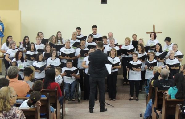 coral-vozes-da-babitonga-apresenta-oh-noite-santa-em-09-12-16-29