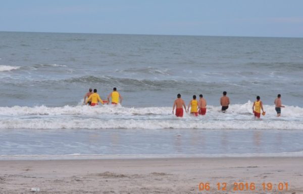 homem-morre-afogado-na-barra-do-sai-800x600