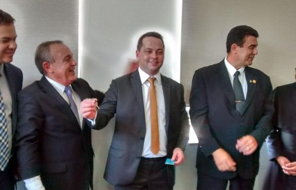 novos-prefeito-vice-e-vereadores-de-itapoa-tomam-posse-103