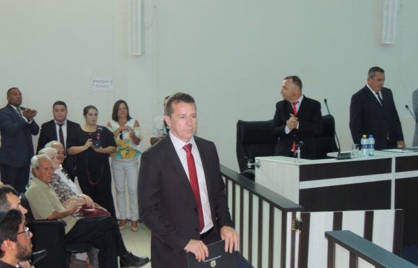 novos-prefeito-vice-e-vereadores-de-itapoa-tomam-posse-26