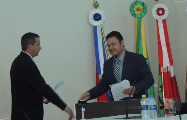 novos-prefeito-vice-e-vereadores-de-itapoa-tomam-posse-61