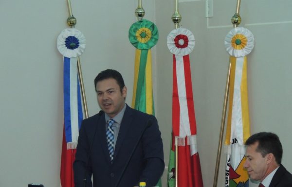 novos-prefeito-vice-e-vereadores-de-itapoa-tomam-posse-62