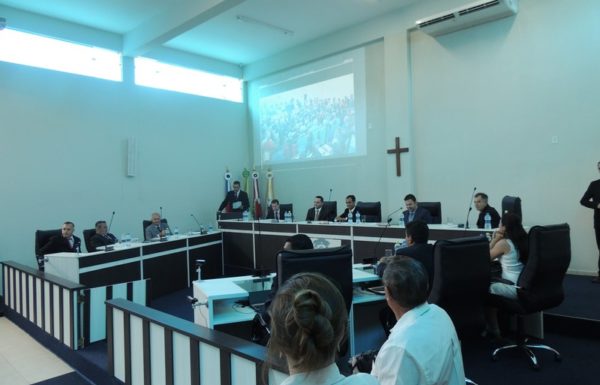 novos-prefeito-vice-e-vereadores-de-itapoa-tomam-posse-67