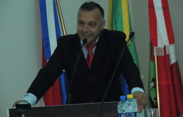 novos-prefeito-vice-e-vereadores-de-itapoa-tomam-posse-76