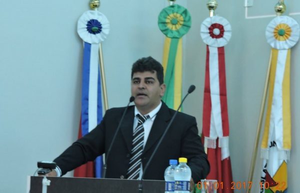 novos-prefeito-vice-e-vereadores-de-itapoa-tomam-posse-84