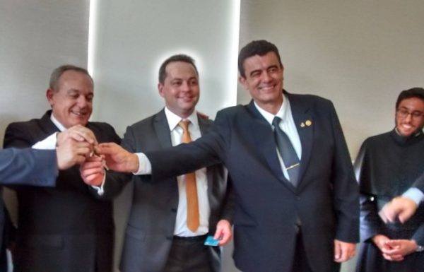 novos-prefeito-vice-e-vereadores-de-itapoa-tomam-posse-93