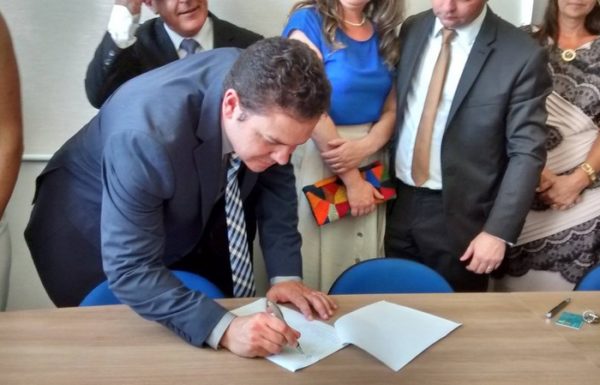 novos-prefeito-vice-e-vereadores-de-itapoa-tomam-posse-96