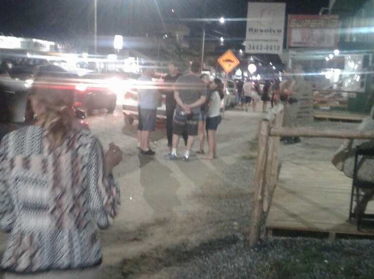 operacao-da-pm-com-secretarias-municipais-fecha-estabelecimentos-irregulares-em-itapoa-capa-768x574