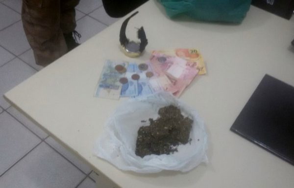 Trafico de drogas na Primeira Pedra em Itapema do Norte Itapoa