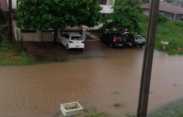 chuva forte atinge itapoa, diversas ruas sao alagadas e falta luz em alguns pontos 01