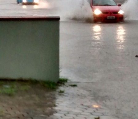 chuva forte atinge itapoa, diversas ruas sao alagadas e falta luz em alguns pontos 06