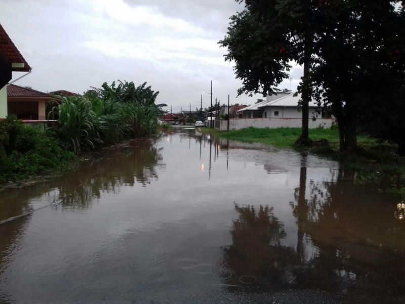 chuva forte atinge itapoa, diversas ruas sao alagadas e falta luz em alguns pontos 13