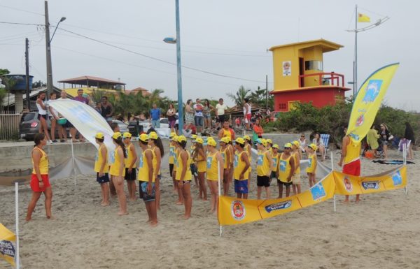 realizada-primeira-formatura-do-projeto-golfinho-de-itapoa-temporada-2016-2017-12