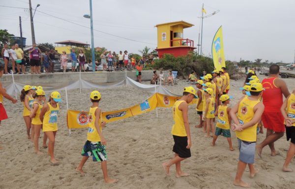 realizada-primeira-formatura-do-projeto-golfinho-de-itapoa-temporada-2016-2017-13