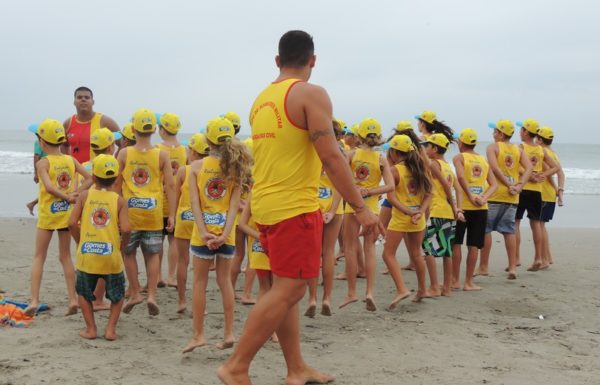 realizada-primeira-formatura-do-projeto-golfinho-de-itapoa-temporada-2016-2017-19