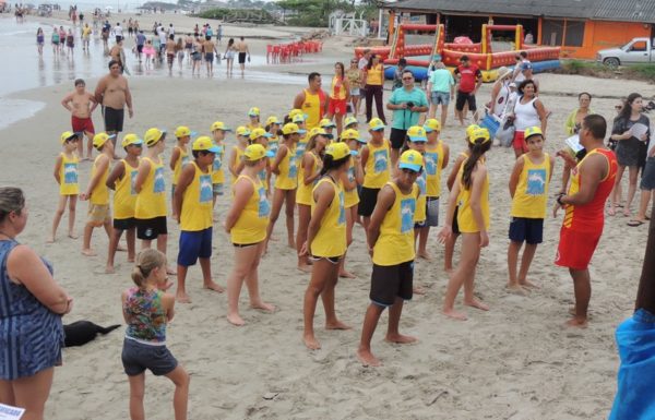 realizada-primeira-formatura-do-projeto-golfinho-de-itapoa-temporada-2016-2017-50