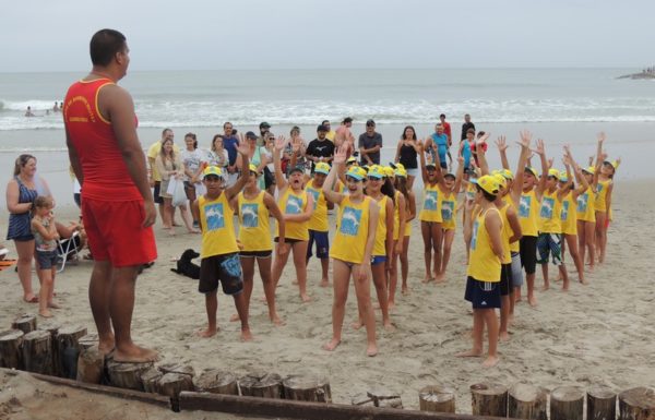 realizada-primeira-formatura-do-projeto-golfinho-de-itapoa-temporada-2016-2017-54