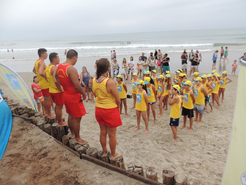 realizada-primeira-formatura-do-projeto-golfinho-de-itapoa-temporada-2016-2017-60