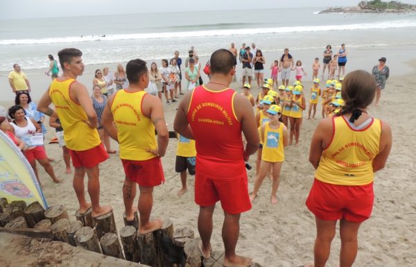 realizada-primeira-formatura-do-projeto-golfinho-de-itapoa-temporada-2016-2017-61