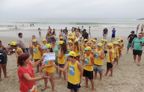 realizada-primeira-formatura-do-projeto-golfinho-de-itapoa-temporada-2016-2017-62