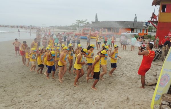 realizada-primeira-formatura-do-projeto-golfinho-de-itapoa-temporada-2016-2017-74