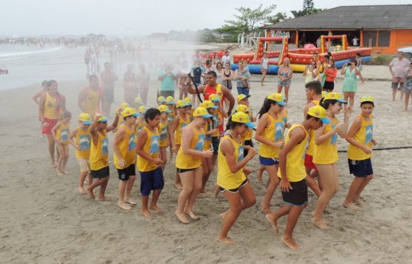 realizada-primeira-formatura-do-projeto-golfinho-de-itapoa-temporada-2016-2017-77