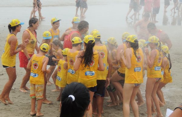 realizada-primeira-formatura-do-projeto-golfinho-de-itapoa-temporada-2016-2017-80