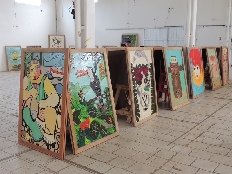 Artesaos expoem os paineis artisticos que enfeitarao o carnaval de Itapoa 2017 07