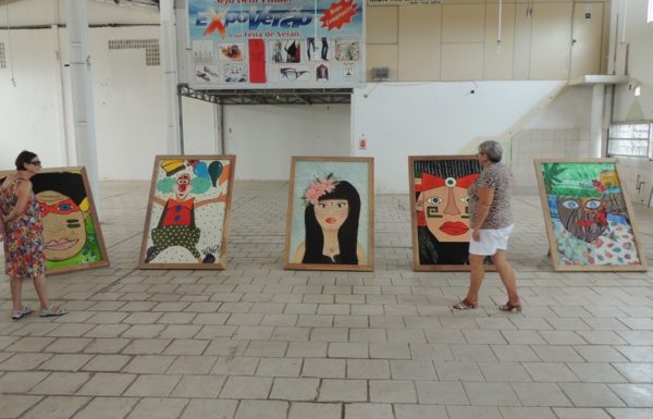 Artesaos expoem os paineis artisticos que enfeitarao o carnaval de Itapoa 2017 10