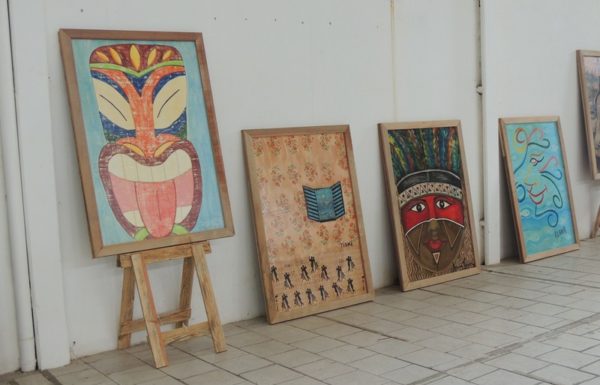 Artesaos expoem os paineis artisticos que enfeitarao o carnaval de Itapoa 2017 14