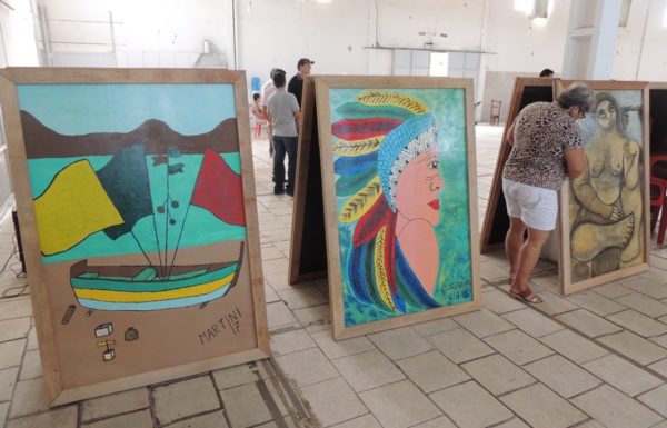 Artesaos expoem os paineis artisticos que enfeitarao o carnaval de Itapoa 2017 20