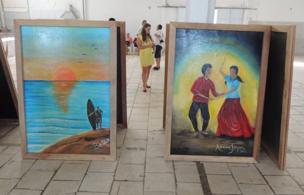 Artesaos expoem os paineis artisticos que enfeitarao o carnaval de Itapoa 2017 23