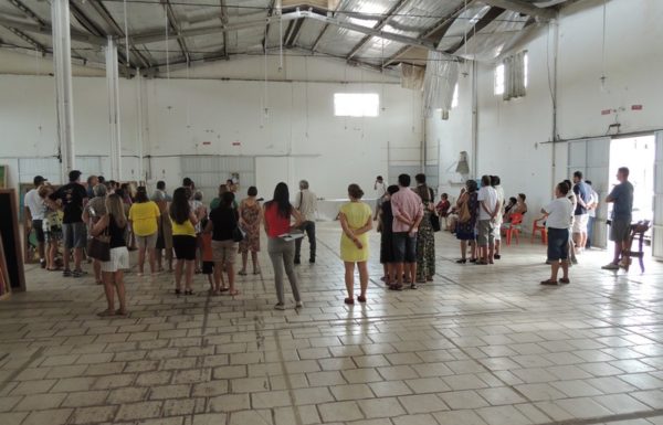 Artesaos expoem os paineis artisticos que enfeitarao o carnaval de Itapoa 2017 28