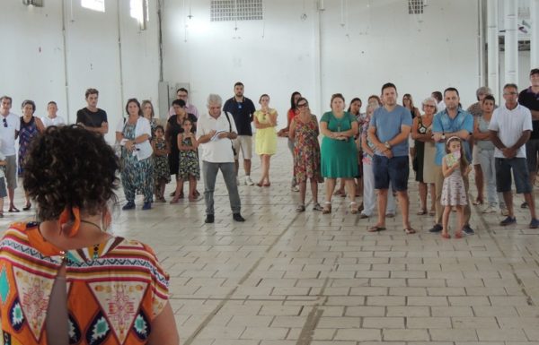 Artesaos expoem os paineis artisticos que enfeitarao o carnaval de Itapoa 2017 32