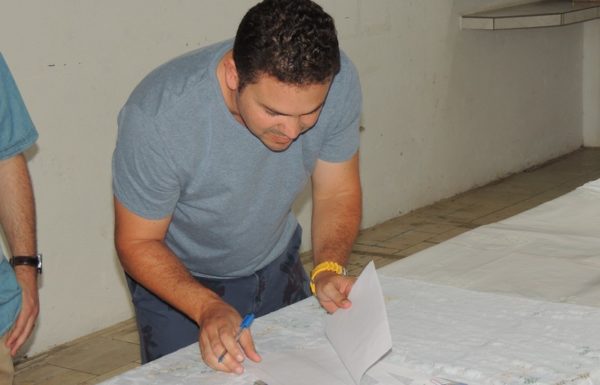 Artesaos expoem os paineis artisticos que enfeitarao o carnaval de Itapoa 2017 41