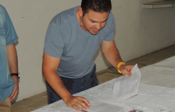 Artesaos expoem os paineis artisticos que enfeitarao o carnaval de Itapoa 2017 43